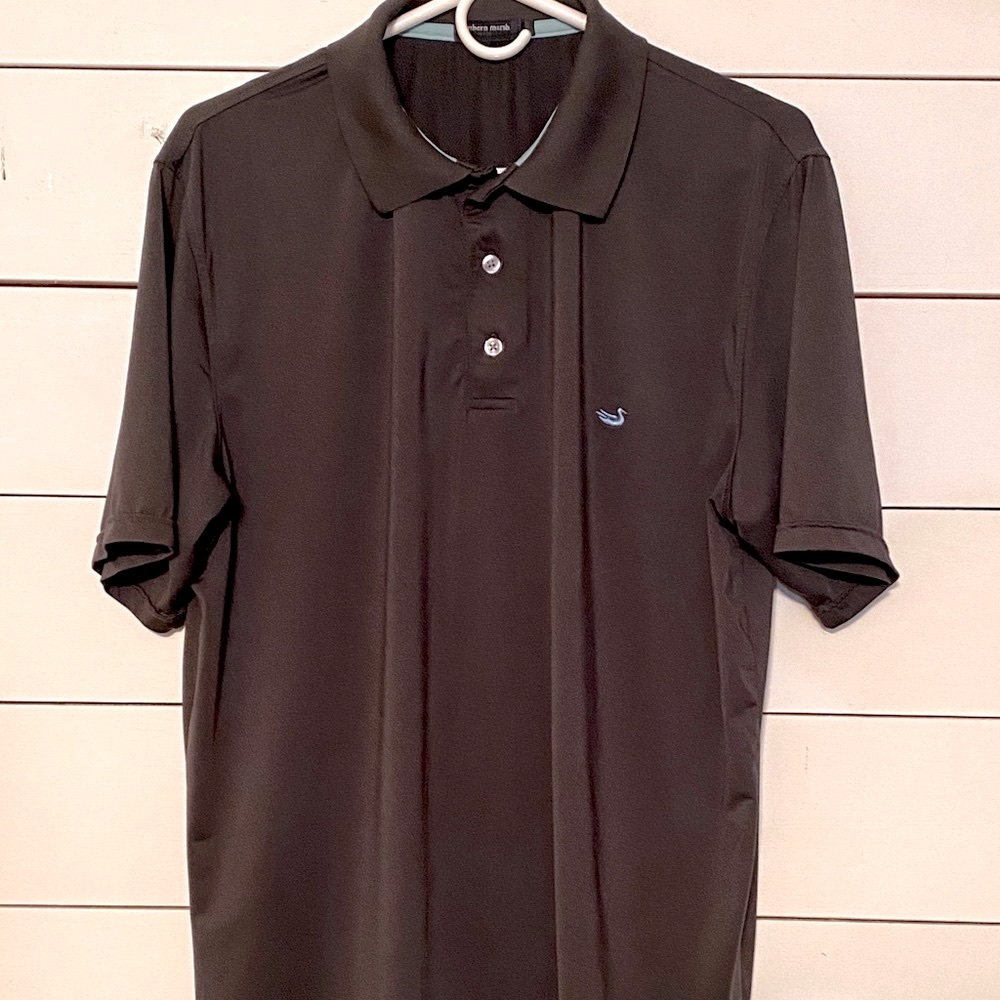 Gently used Southern Marsh Men’s polo